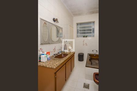 Casa à venda com 248m², 4 quartos e 4 vagasBanheiro Social 