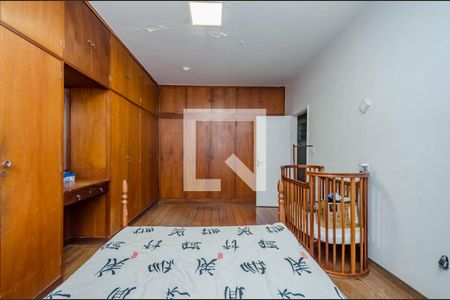 Casa à venda com 248m², 4 quartos e 4 vagasSuíte