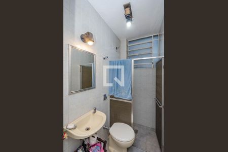 Casa à venda com 248m², 4 quartos e 4 vagasBanheiro Social piso inferior