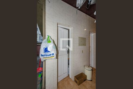 Casa à venda com 248m², 4 quartos e 4 vagasBanheiro de Serviço