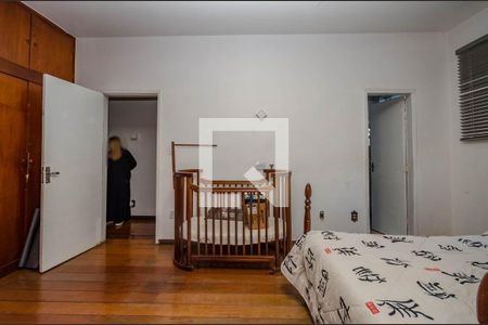 Casa à venda com 248m², 4 quartos e 4 vagasSuíte