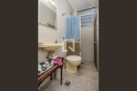 Casa à venda com 248m², 4 quartos e 4 vagasBanheiro Social piso inferior