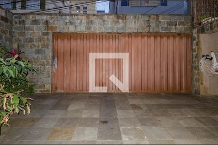 Casa à venda com 248m², 4 quartos e 4 vagasGaragem