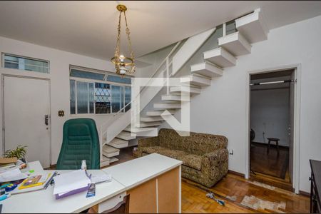 Casa à venda com 248m², 4 quartos e 4 vagasSala piso inferior