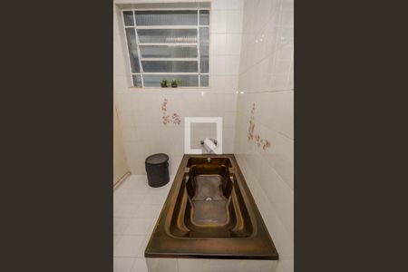 Casa à venda com 248m², 4 quartos e 4 vagasBanheiro Social 