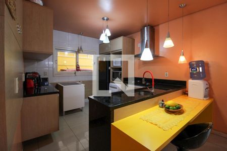 Casa à venda com 310m², 4 quartos e 4 vagas Casa à venda com 310m², 4 quartos e 4 vagasSala/Cozinha