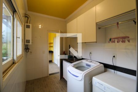 Casa à venda com 310m², 4 quartos e 4 vagas Casa à venda com 310m², 4 quartos e 4 vagasÁrea de Serviço