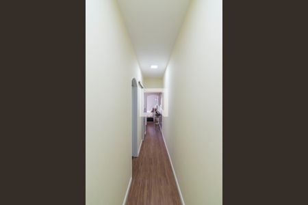 Casa à venda com 180m², 3 quartos e 3 vagasCorredor