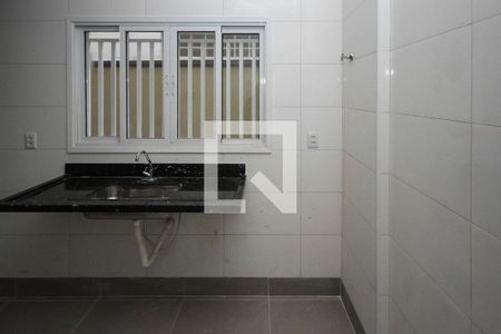 Cozinha de apartamento para alugar com 1 quarto, 35m² em Vila Ivone, São Paulo