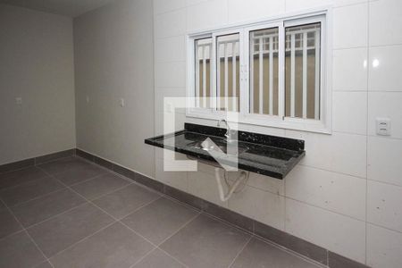 Cozinha de apartamento para alugar com 1 quarto, 35m² em Vila Ivone, São Paulo