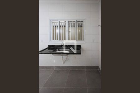 Cozinha de apartamento para alugar com 1 quarto, 35m² em Vila Ivone, São Paulo