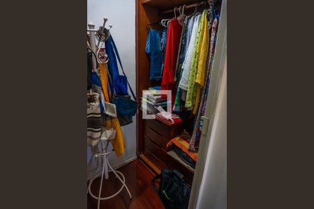 Apartamento à venda com 98m², 3 quartos e 1 vagaQuarto 2 - Armários