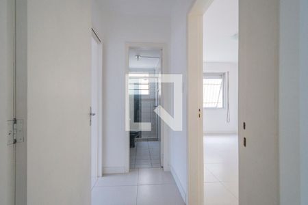 Corredor de apartamento à venda com 1 quarto, 66m² em Santana, Porto Alegre