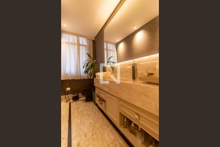 Apartamento à venda com 300m², 3 quartos e 3 vagasLavabo