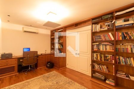 Apartamento à venda com 300m², 3 quartos e 3 vagasEscritório