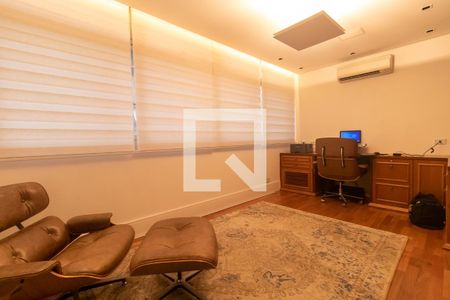 Apartamento à venda com 300m², 3 quartos e 3 vagasEscritório