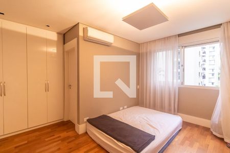 Apartamento à venda com 300m², 3 quartos e 3 vagasSuíte 3
