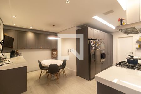 Apartamento à venda com 300m², 3 quartos e 3 vagasCopa e Cozinha