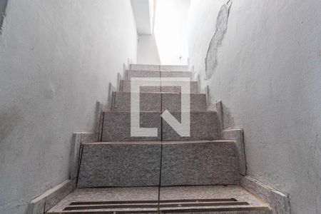 Casa à venda com 120m², 5 quartos e 1 vagaEscada