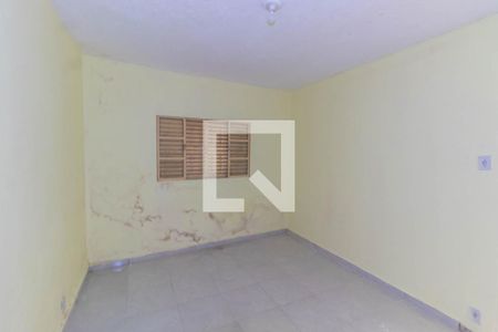 Quarto 2 de casa para alugar com 2 quartos, 60m² em Vila Bauab, São Paulo