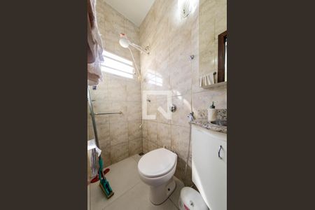 Banheiro da suíte de casa para alugar com 3 quartos, 120m² em Jardim Montanhês, Belo Horizonte