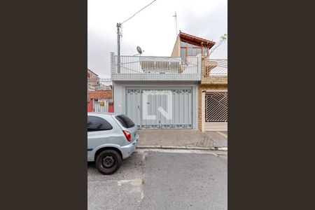 Casa à venda com 100m², 2 quartos e 2 vagas Casa à venda com 100m², 2 quartos e 2 vagasFachada