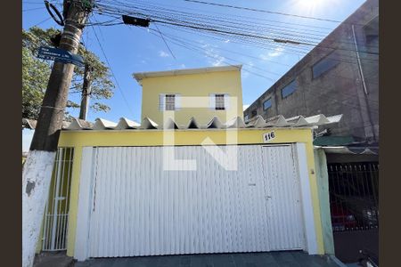 Fachada de casa à venda com 3 quartos, 300m² em Vila Fachini, São Paulo