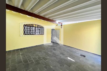 Garagem de casa à venda com 3 quartos, 300m² em Vila Fachini, São Paulo