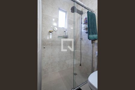 Apartamento à venda com 80m², 3 quartos e 1 vaga Apartamento à venda com 80m², 3 quartos e 1 vagaBanheiro da suíte