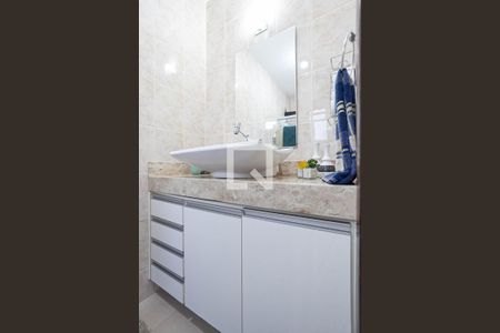 Apartamento à venda com 80m², 3 quartos e 1 vaga Apartamento à venda com 80m², 3 quartos e 1 vagaBanheiro da suíte