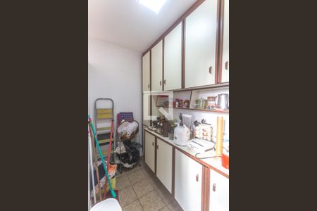 Casa à venda com 340m², 3 quartos e 5 vagasDespensa
