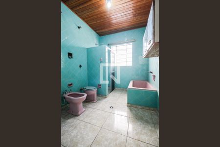 Banheiro  de casa à venda com 2 quartos, 126m² em Jardim São Paulo, São Paulo