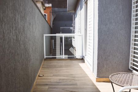 Casa à venda com 200m², 3 quartos e 2 vagas Casa à venda com 200m², 3 quartos e 2 vagasVaranda