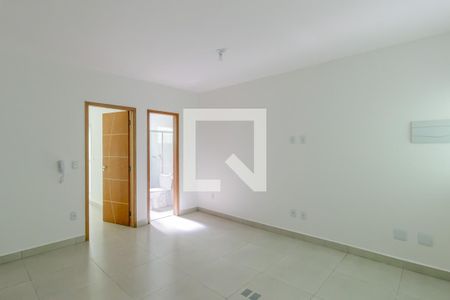 Sala e Cozinha de casa de condomínio para alugar com 1 quarto, 32m² em Vila Santo Estefano, São Paulo
