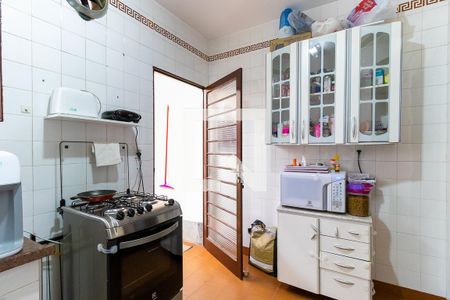 Casa à venda com 262m², 5 quartos e 4 vagas Casa à venda com 262m², 5 quartos e 4 vagasCozinha