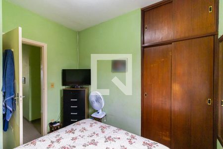 Casa à venda com 262m², 5 quartos e 4 vagas Casa à venda com 262m², 5 quartos e 4 vagasCasa de fundos - Quarto 1