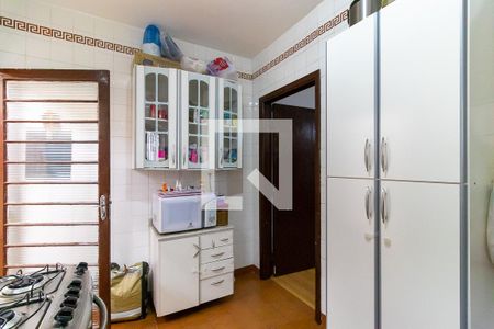 Casa à venda com 262m², 5 quartos e 4 vagas Casa à venda com 262m², 5 quartos e 4 vagasCozinha