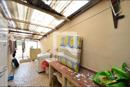 Casa à venda com 260m², 3 quartos e 2 vagasÁrea de Serviço