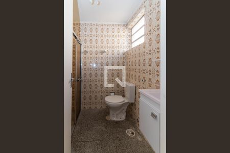 Banheiro de kitnet/studio para alugar com 1 quarto, 36m² em Protásio Alves, Porto Alegre