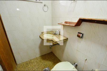 Apartamento para alugar com 80m², 3 quartos e 2 vagasBanheiro social 