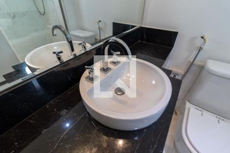 Apartamento à venda com 170m², 4 quartos e 3 vagasBanheiro da Suíte 2