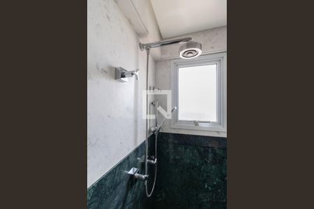 Apartamento à venda com 170m², 4 quartos e 3 vagasBanheiro da Suíte 4 / Closet