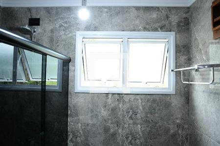 Casa de condomínio para alugar com 115m², 3 quartos e 2 vagasBanheiro da Suíte