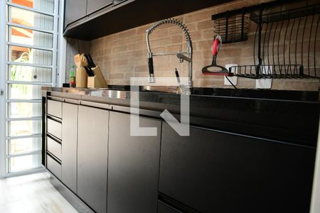 Casa de condomínio para alugar com 115m², 3 quartos e 2 vagasCozinha