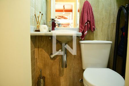 Casa de condomínio para alugar com 115m², 3 quartos e 2 vagasBanheiro de Serviço