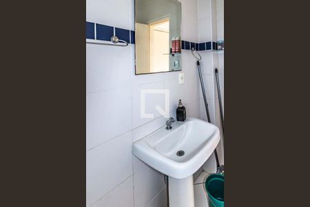 Banheiro de kitnet/studio para alugar com 1 quarto, 37m² em Centro, São Paulo