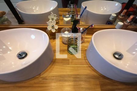 Apartamento para alugar com 130m², 2 quartos e 2 vagasBanheiro da Suíte