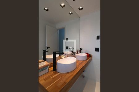 Apartamento para alugar com 130m², 2 quartos e 2 vagasBanheiro da Suíte