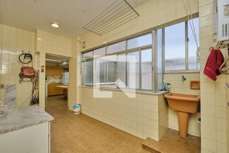 Apartamento à venda com 185m², 3 quartos e 1 vagaÁrea de Serviço