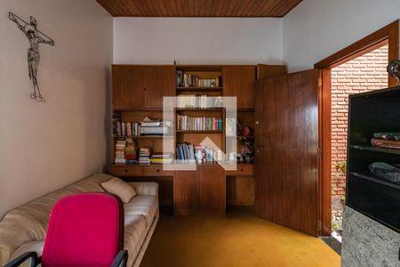 Casa de condomínio à venda com 478m², 4 quartos e 3 vagas Casa de condomínio à venda com 478m², 4 quartos e 3 vagasEscritório